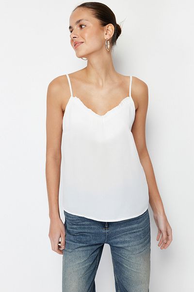 Trendyol Collection Μπλούζα με υφαντό γιακά με λουράκια εκρού TWOSS24BZ00157
