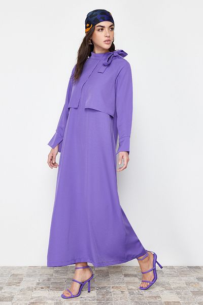 Trendyol Modest Lilafarbenes, gewebtes Kleid mit Kragen und Krawatte TCTSS23EB00283