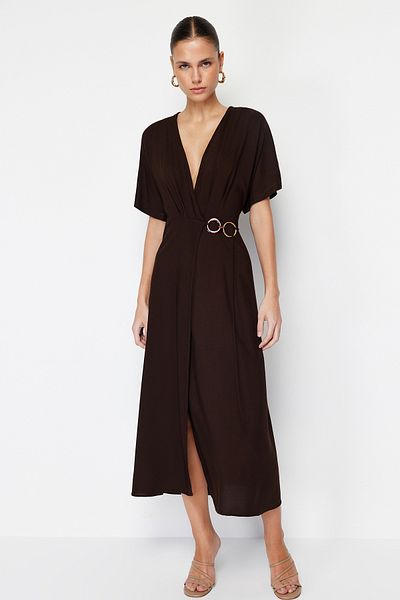 Trendyol Collection Καφέ Διπλό Πλεκτό Φόρεμα Midi με λεπτομέρεια δέσιμο αξεσουάρ TWOSS24EL00024