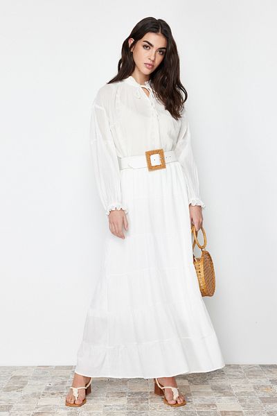 Trendyol Modest Weißer, gefütterter Basic-Webrock TCTSS24EE00003