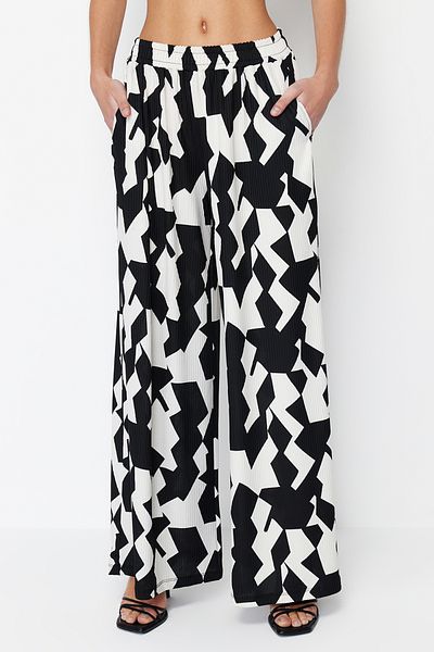 Trendyol Collection Rugalmas vezetékes geometrikus Palazzo nadrág - többszínű, széles szárú TWOSS24PL00075
