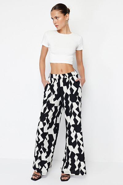 Trendyol Collection Rugalmas vezetékes geometrikus Palazzo nadrág - többszínű, széles szárú TWOSS24PL00075