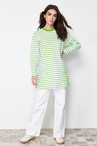 Trendyol Modest Pistáciově zelená pruhovaná pletená tunika TCTAW22UK0240