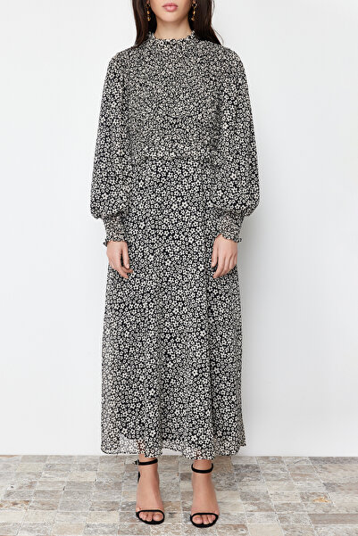 Trendyol Modest Černé lemované květinové volánky v pase podrobné tkané šaty TCTSS24EB00068
