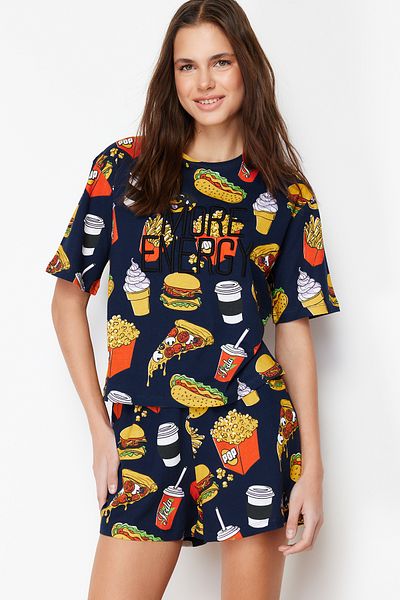 Trendyol Collection Sötétkék kötött pizsama szett színes szlogen hímzéssel - THMSS24PT00104