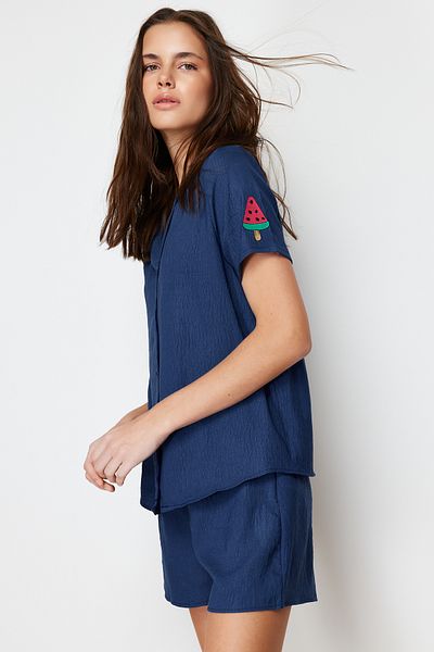 Trendyol Collection Set de pijamale țesute cu broderie pepene verde bleumarin cu pantaloni scurți din viscoză THMSS24PT00052