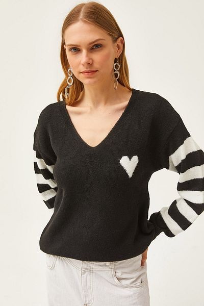 Olalook Pulover cu textura moale, cu decolteu în V, cu inimă neagră pentru femei KZK-19000792