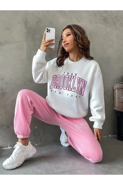 EXPECTED Γυναικεία φόρμα γυμναστικής με στάμπα Brooklyn με λαιμόκοψη 3 χορδών