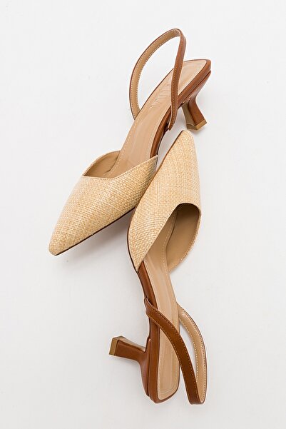 LuviShoes Béžová béžová slámově hnědá špičatá špička na krátkém podpatku dámské boty