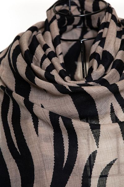 CASHMERE AND SİLK MAWLANA B,b Cashmere Printed (Zebra) Shawl