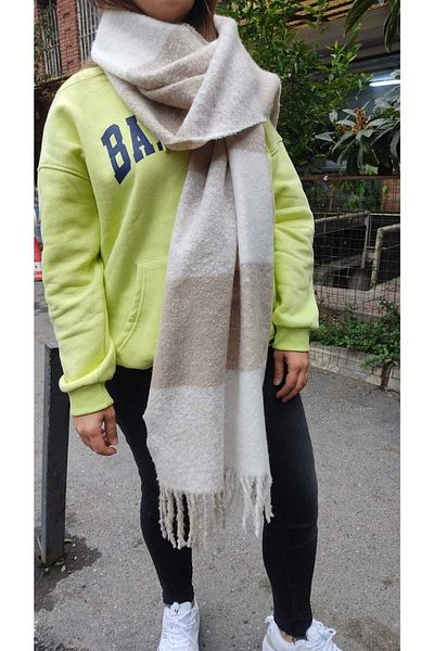 Makro Optik Soft Textured Boucle Shawl Scarf