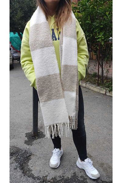 Makro Optik Soft Textured Boucle Shawl Scarf