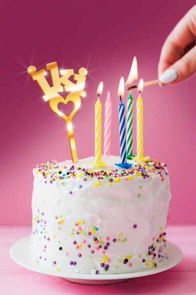 Artikel قطعة علوية للكيك من زجاج شبكي مرآة مكتوبة باللون الذهبي لعمر عامين وح...