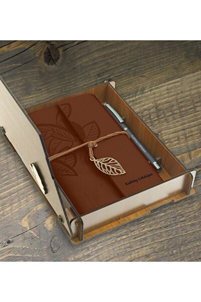 Yaprak Hediyelik Kişiye Özel Isim Baskılı Ahşap Kutulu Defter Kalem Seti