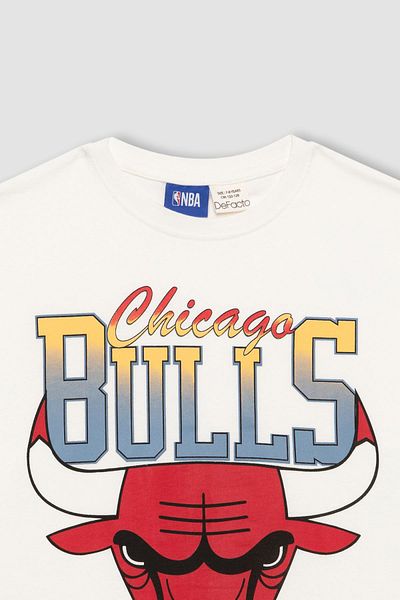 DeFacto Boy's Nba Chicago Bulls Oversize Wide Fit Crew Neck T-Shirt B6823A824Sm