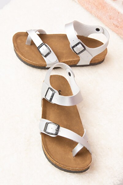 Fox Shoes Stříbrné dámské sandály H777786009