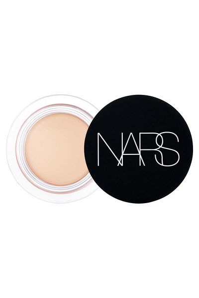 Nars SOFT MATTE COMPLETE-Hyaluronic Acid All-Day Matte Finish Concealer with Vitamin A&C&E