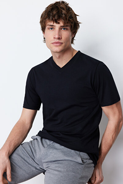 Trendyol Collection Černé tričko Slim Fit Basic s výstřihem do V – 100% bavlna, krátký rukáv Tmnss19Bo0002