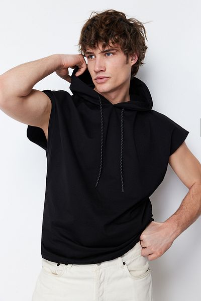 Trendyol Collection Голяма черна тениска с качулка - къс ръкав, плътна кройка TMNSS20SW0148