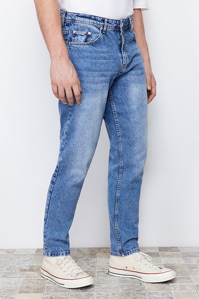 Trendyol Collection Relax Fit Mid Blue Boyfriend-Jeans – 100 % Baumwolle TMNAW21JE0286