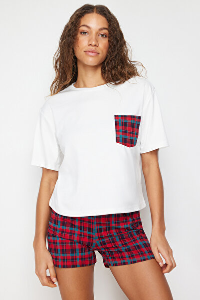 Trendyol Collection Kostkovaná bílá pyžamová souprava – 100% bavlna, vícebarevná THMSS24PT00037