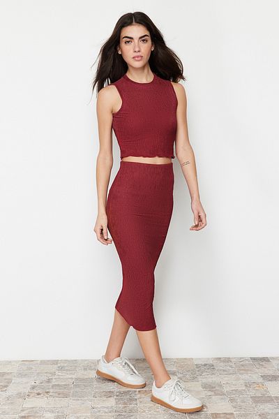 Trendyol Collection Fahéjas textúrájú maxi blúz és szoknya szett - nulla ujjú, kötött - TWOSS24AU00014