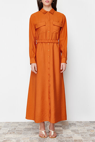 Trendyol Modest Κανέλα μέσης με ζώνη από καουτσούκ με τσέπη με λεπτομερή υφασμένο φόρεμα TCTSS22EB0034