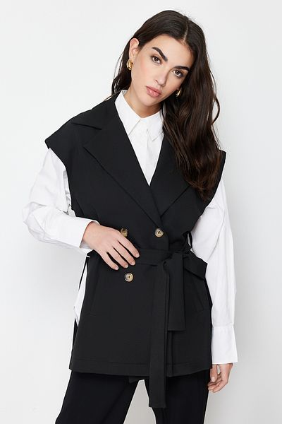 Trendyol Modest Schwarze, detaillierte Webweste mit Gürtel TCTSS24YL00004