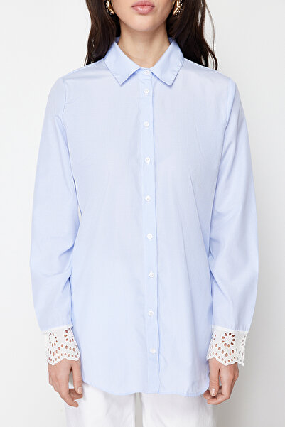 Trendyol Modest Modrá tkaná košile z bavlněné směsi s podrobnou výšivkou TCTSS24TG00006