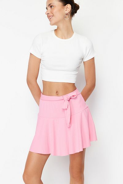 Trendyol Collection Rosa Mini-Strick-Shortsrock mit hoher Taille TWOSS21SR0621