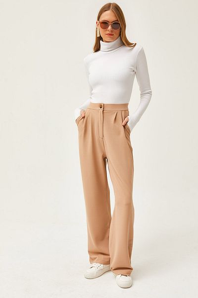 Olalook Women's Beige Pocketed Pleated Wide Leg Palazzo Trousers PNT-19000256