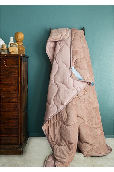 Apricitas HOME Milky Touch Double Wellsoft Quilt Oldrose