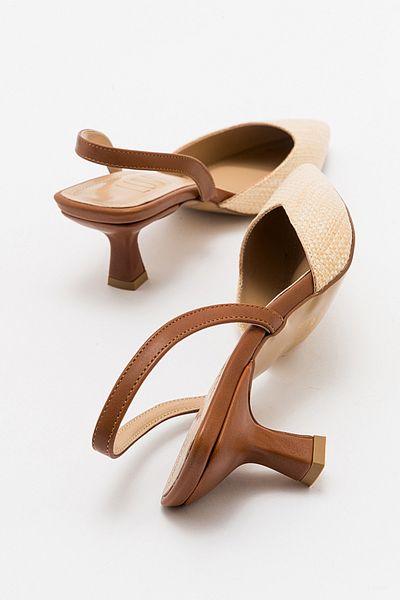 LuviShoes Béžová béžová slámově hnědá špičatá špička na krátkém podpatku dámské boty