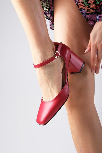 Mio Gusto Anna Red Color Blunt Toe Thick Heeled Ankle Strap Women's Heeled Shoes