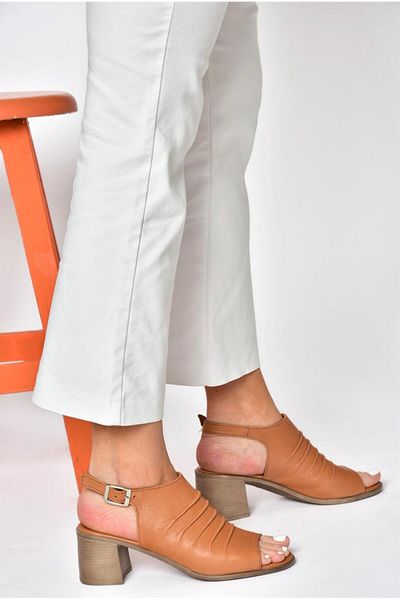 Fox Shoes P555450803 Tan Genuine Leather Thick Heeled Casual Women's Shoes