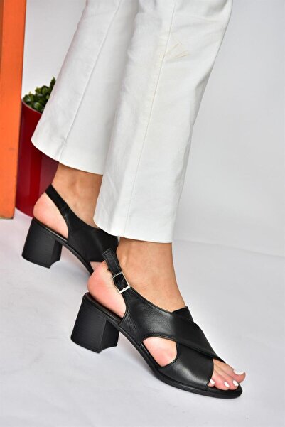 Fox Shoes P555450503 Pantofi de damă din piele naturală neagră cu toc gros