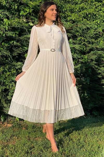 zks grup tekstil Rochie de seară plisată cu detaliu din dantelă albă