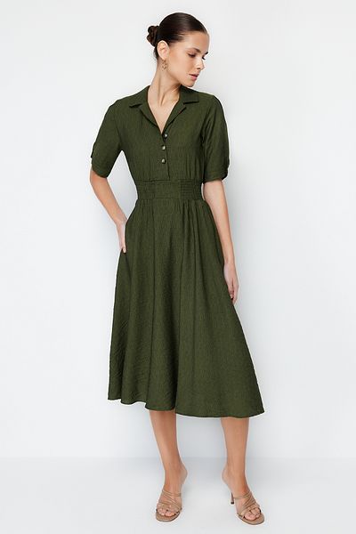 Trendyol Collection Tkana sukienka midi khaki z kołnierzykiem w kształcie litery A TWOSS21EL1023