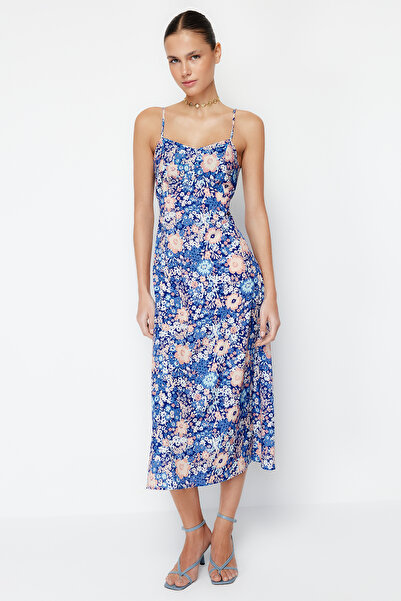 Kolekcia Trendyol Midi tkané šaty s modrým kvetinovým strihom A-line TWOSS24EL00326
