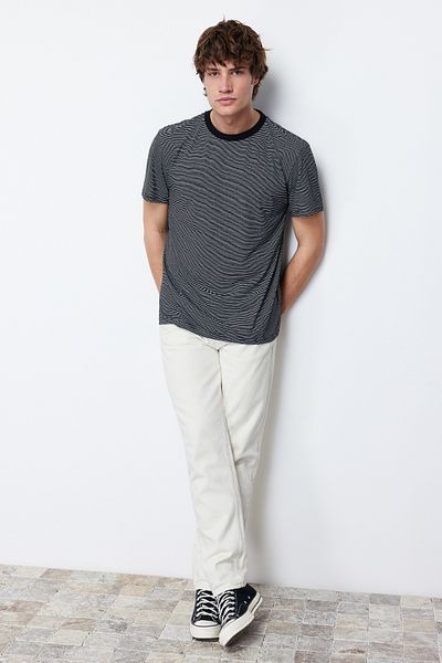 Trendyol Collection Чорна футболка з коротким рукавом з пряжі TMNSS20TS0944