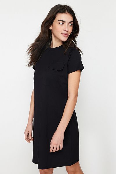 Trendyol Collection Černá 100% bavlna Kapsa Detailní Výstřih s krátkým rukávem Pletené tričkové šaty TWOSS24EL00120