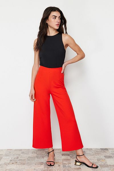 Trendyol Collection Rote, dehnbare Culotte-Hose mit hoher Taille - TWOSS24PL00036