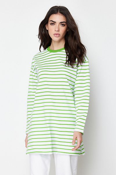Trendyol Modest Pistáciově zelená pruhovaná pletená tunika TCTAW22UK0240