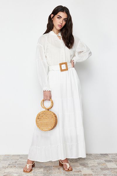 Trendyol Modest Weißer, gefütterter Basic-Webrock TCTSS24EE00003