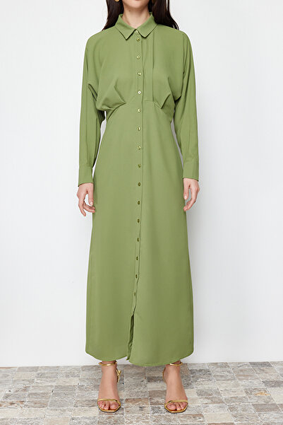 Trendyol Modest Φόρεμα με υφαντό πουκάμισο με λεπτομέρεια χακί TCTSS24EB00011