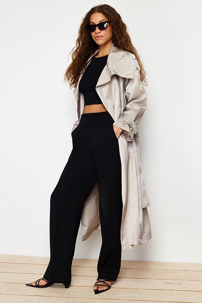 Trendyol Collection Béžový oversize široký límec s detailním zapínáním na patentky Lesklý trenčkot s páskem TWOSS24TR00009