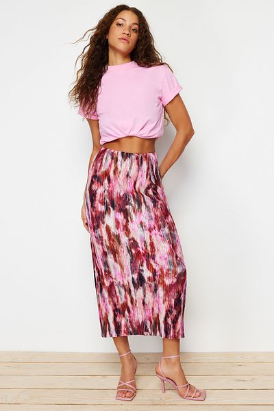Trendyol Collection Roter bedruckter Plissierter Maxi-Strickrock mit normaler elastischer Taille TWOSS24ET00055