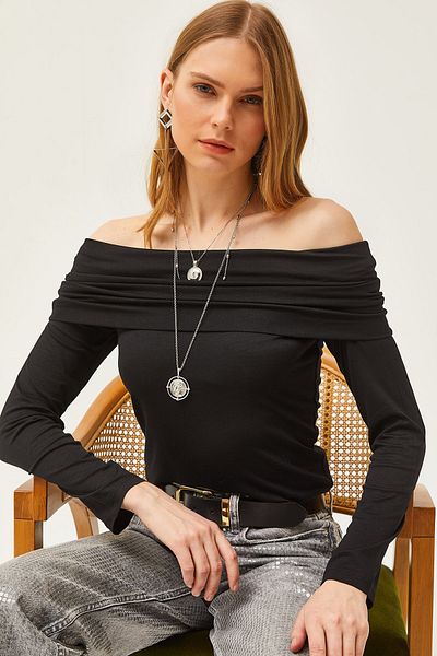 Olalook Dámská pletená viskózová halenka s černým límečkem Madonna BLZ-19002487