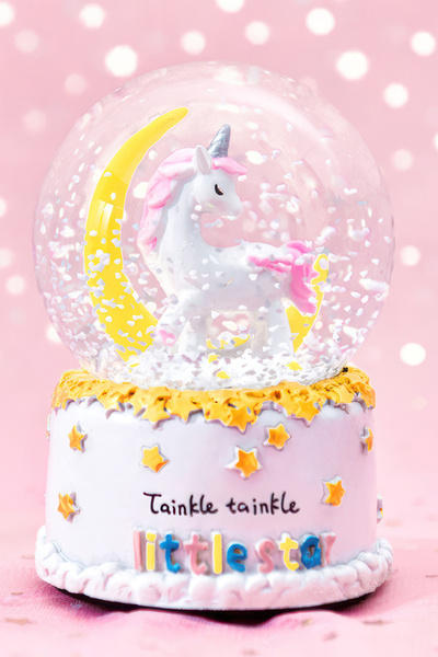 MUJGAN Unicorn Ay Şekilli Kar Küresi