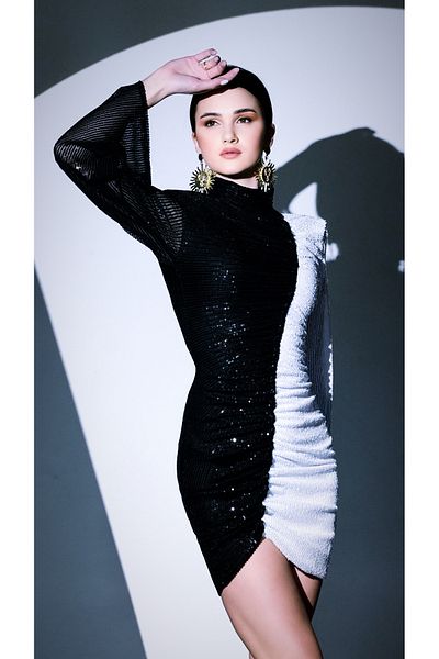 Gira official Black and White Sequined Color Block Mini Dress
